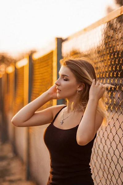 Romantic Blonde Sunset Portrait — Stock Photo, Image