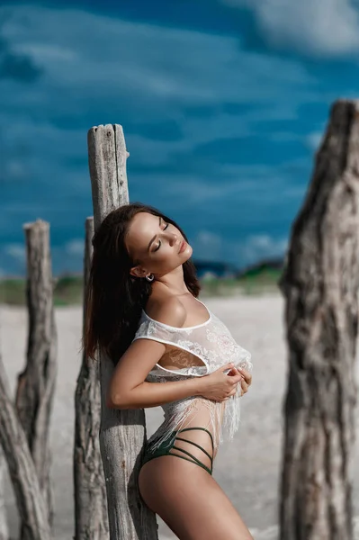Sexy Brunette White Swimsuit Bodysuit Beach — Stock Photo, Image