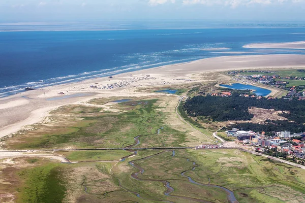 St. Peter-Ording, luchtfoto van de Sleeswijk-Holstein Wadden — Stockfoto