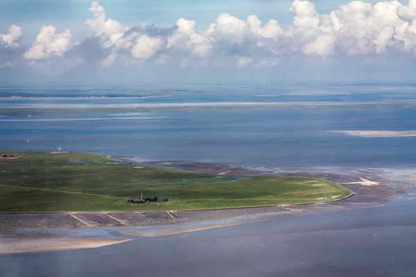 Hallig Hooge, Zdjęcie lotnicze regionu Szlezwik-Holsztyn — Zdjęcie stockowe