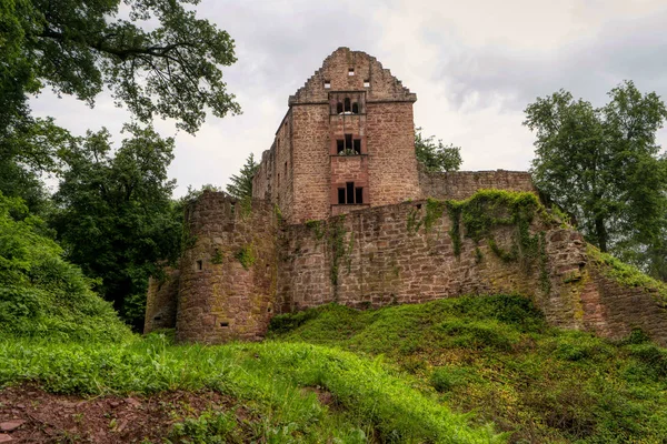 Castelo ruína Minneburg ao longo da trilha de caminhada de longa distância Necka — Fotografia de Stock