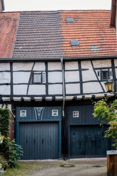 Staden Eberbach längs långdistans vandringsled Neckarstei — Stockfoto