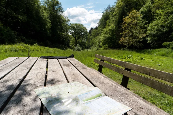 Wanderung auf dem Fernwanderweg Neckarsteig in Deutschland — Stockfoto