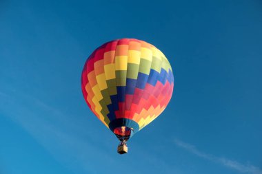 Renkli sıcak hava balonu başlangıç detayı