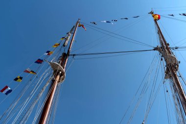 Bir yelken eğitim gemisinin gemide detay