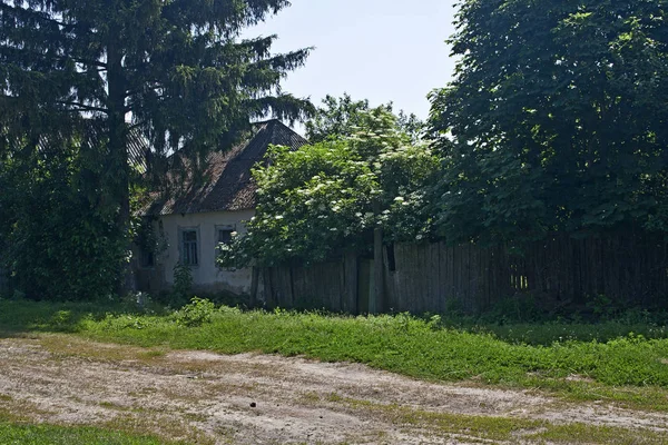 Eski, neredeyse ev çöktü, ne kadar kurtulmuşsa?