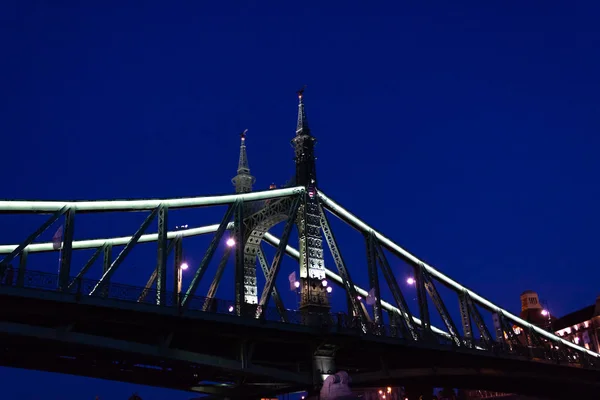 Hermosa Vista Del Puente Libertad Budapest Por Noche — Foto de Stock