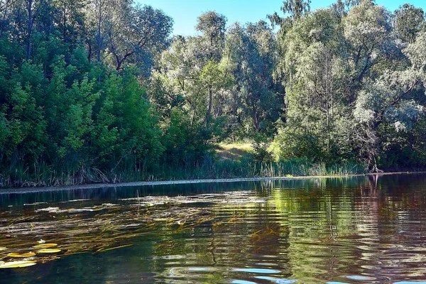 Sonbaharda Psel Nehri.