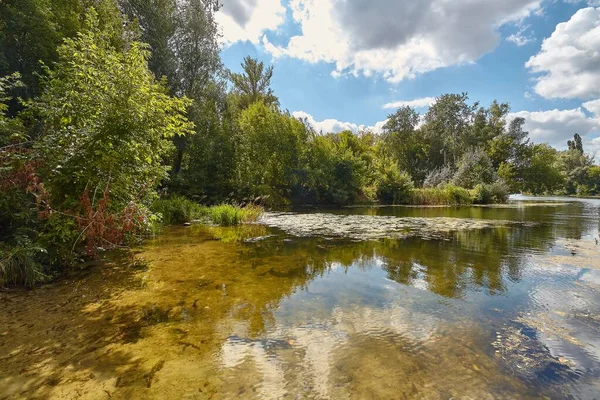Sonbaharda Psel Nehri.