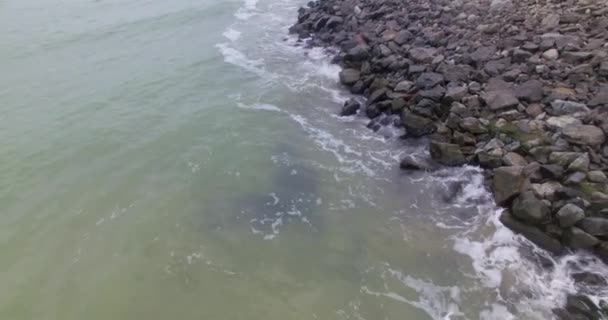 Tiro Playa Con Vistas Mar Vista Desde Dron — Vídeos de Stock