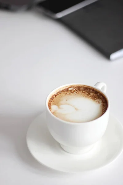 Kopi Secangkir Cappuccino Dengan Seni Latte Tulip Secangkir Kopi Dengan — Stok Foto