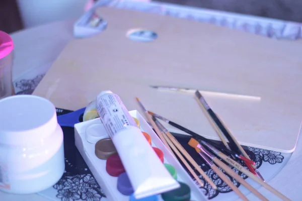 boya ve fırça Sanat Atölyesi