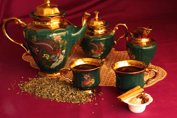 yeşil çay seti ve gevşek çay