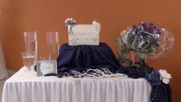 Luxusní stylový svatební drahý sál. 15. tabulka pro přijímání dárků — Stock video