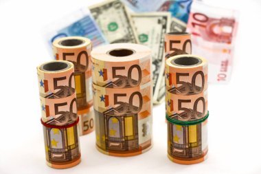 Farklı mezheplerden banknotlar, büyük ve küçük
