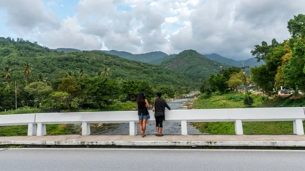 El puente en Kiriwong Tailandia — Foto de Stock