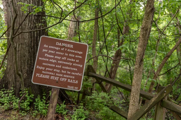 Sign warning of drownings at Great Falls National Park