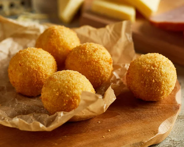 Close View Fresh Homemade Cheese Balls Wooden Cutting Board — Stock Photo, Image