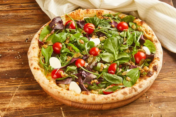 Vista Ravvicinata Della Pizza Con Pomodori Mozzarella — Foto Stock