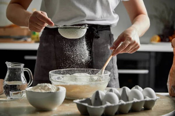 Vrouw Bereidt Voedsel Keuken — Stockfoto