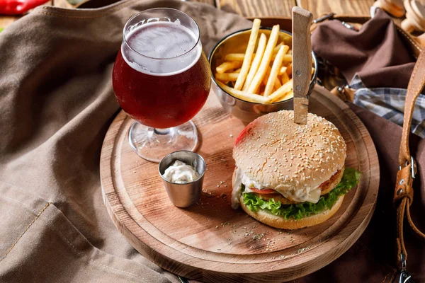 Burgare Och Pommes Frites — Stockfoto