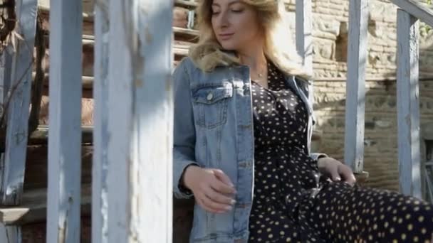 Portrait young attractive woman look at camera at old Georgian city feel happy — Stock Video