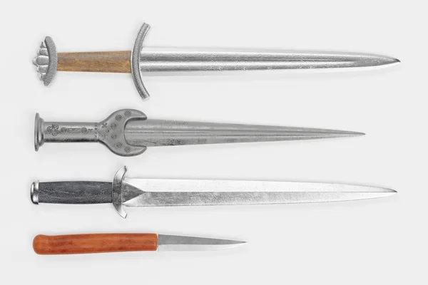 Ρεαλιστική Καθιστούν Viking Μαχαίρια — Φωτογραφία Αρχείου
