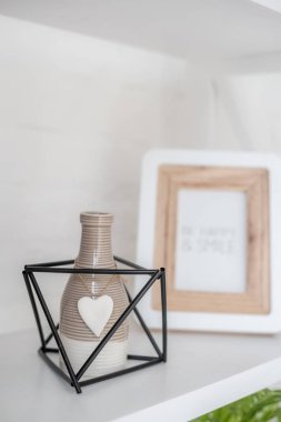 Modern oturma odası kanepe ve mobilya ile