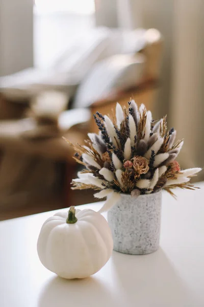 Herbststilleben. Hygge-Lifestyle, gemütliche Herbststimmung. flache Lage, glückliche Dankbarkeit — Stockfoto