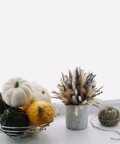 Herbstliche Dekoration und Komposition. Herbst, Herbst, Halloween, Erntedankfest. — Stockfoto