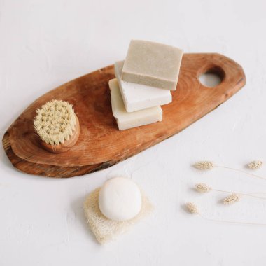 Mutfak aksesuarları, doğal organik sabunlar. Plastiksiz ve çevre dostu ürünler konsepti, üst görünüm