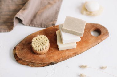 Mutfak aksesuarları, doğal organik sabunlar. Plastiksiz ve çevre dostu ürünler konsepti, üst görünüm