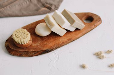 Mutfak aksesuarları, doğal organik sabunlar. Plastiksiz ve çevre dostu ürünler konsepti, üst görünüm