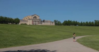 Saint Louis, Mo, Amerika Birleşik Devletleri - 1 Haziran 2018 - St. Louis Sanat Müzesi Sanat tepe orman Park, St. Louis, Missouri üzerinde.