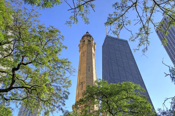 Чиказька Водна Вежа Пам Яткою Старої Чикаго Водонапірна Вежа Району — стокове фото
