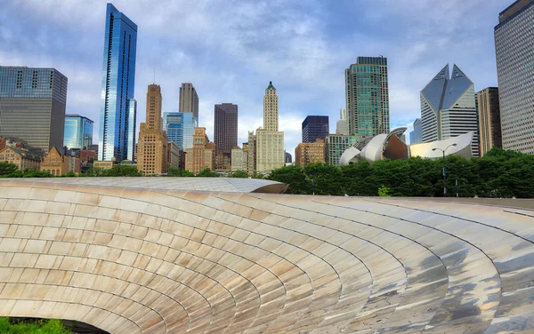 Horizonte Chicago Illinois Partir Uma Ponte Millennium Park — Fotografia de Stock