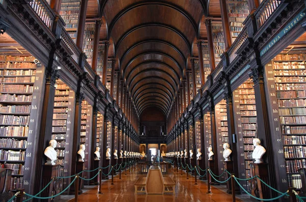Dublin Irland Maj 2017 Långa Rummet Det Gamla Biblioteket Vid — Stockfoto
