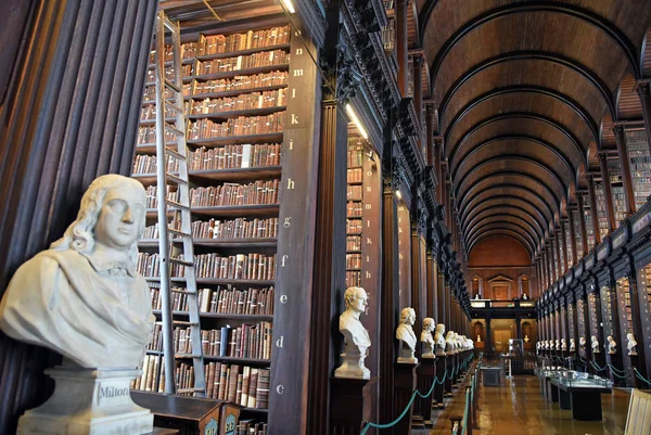 Dublin Irlande Mai 2017 Longue Salle Ancienne Bibliothèque Trinity College — Photo