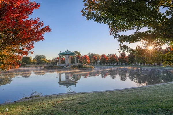 Forest Park, St. Louis, Missouri bulunan orkestra sahnesi.