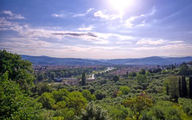 Floransa, Arno Nehri boyunca İtalya.