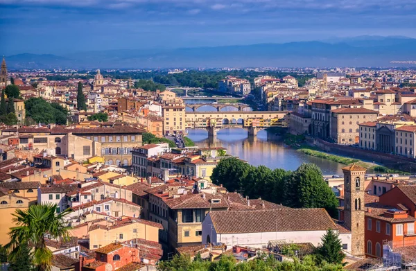 Floransa, Arno Nehri boyunca İtalya.
