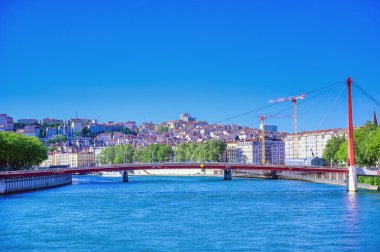 Lyon bir görünüm, Öğleden sonra Saone nehri boyunca Fransa.