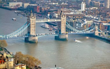 Tower Bridge ve Thames Nehri'nin Londra'daki manzarası, Birleşik Krallık.