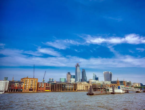 Blick Auf Die Londoner Skyline Über Die Themse London Großbritannien — Stockfoto