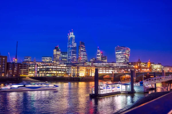 Blick Auf Die Londoner Skyline Über Die Themse London Großbritannien — Stockfoto