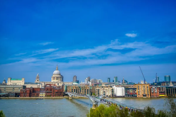 London United Kingdom April 2019 Paul Cathedral Millennium Bridge River — Stock Photo, Image