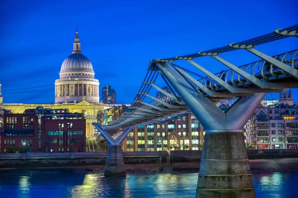 Catedral São Paulo Millennium Bridge Rio Tâmisa Londres Reino Unido — Fotografia de Stock