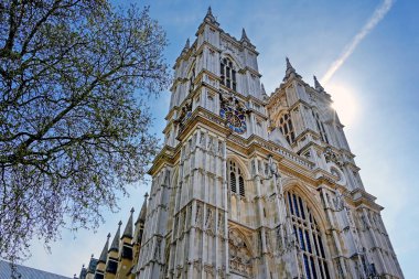 Londra'da güneşli bir günde Westminster Abbey bir görünüm, İngiltere.