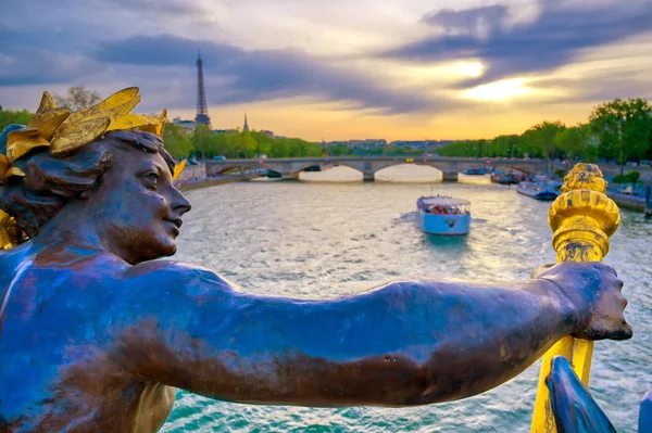 Pohled Mostu Pont Alexandre Iii Který Pokrývá Řeku Seine Paříži — Stock fotografie