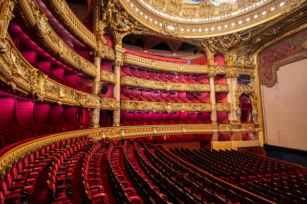 Paris, Fransa-23 Nisan 2019-Paris, Fransa 'da bulunan Palais Garnier oditoryum.